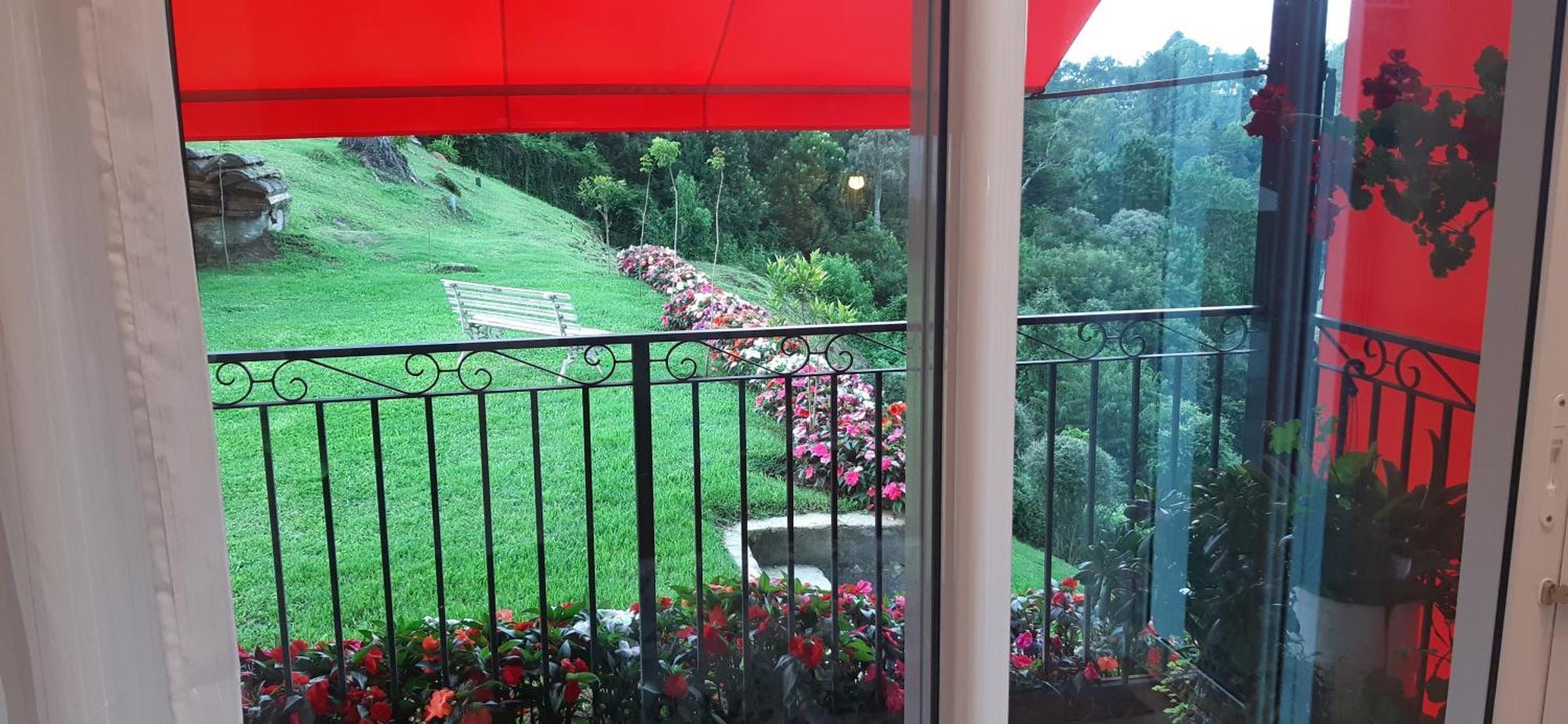 Ninho Da Aguia Homestay *